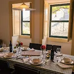Фермерский дом Quinta Amendoeiras Карразеда-ди-Ансиайнш